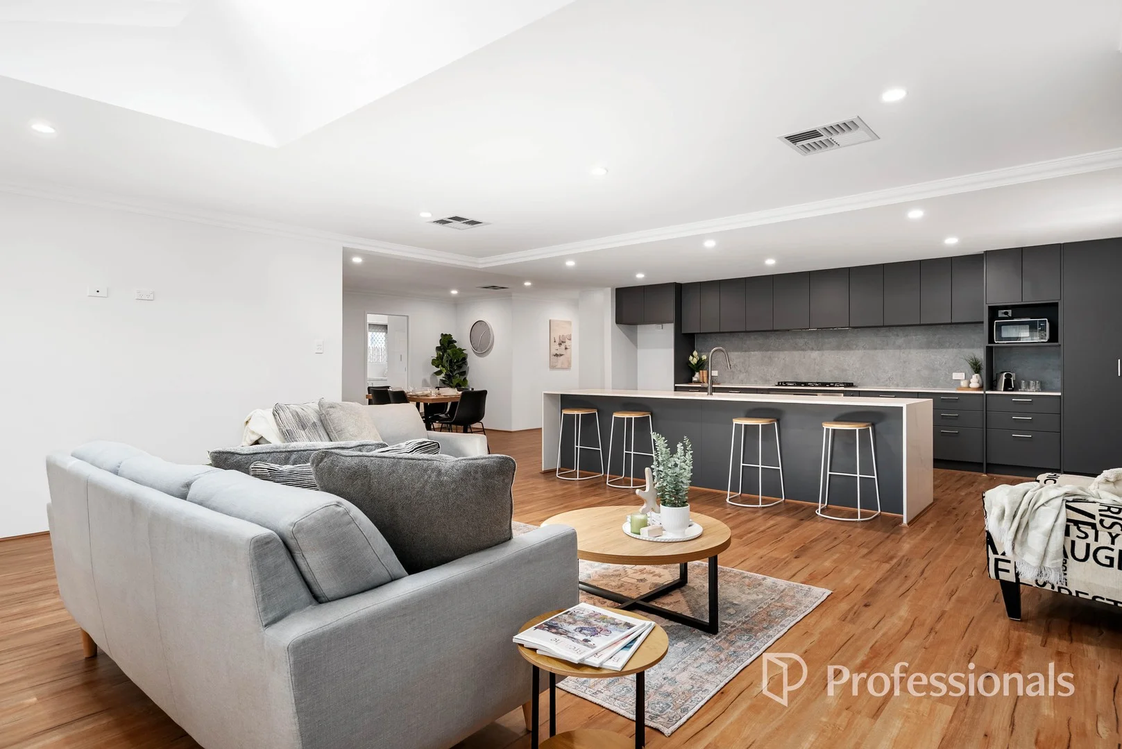 24 Seagate Street, Safety Bay WA 6169
