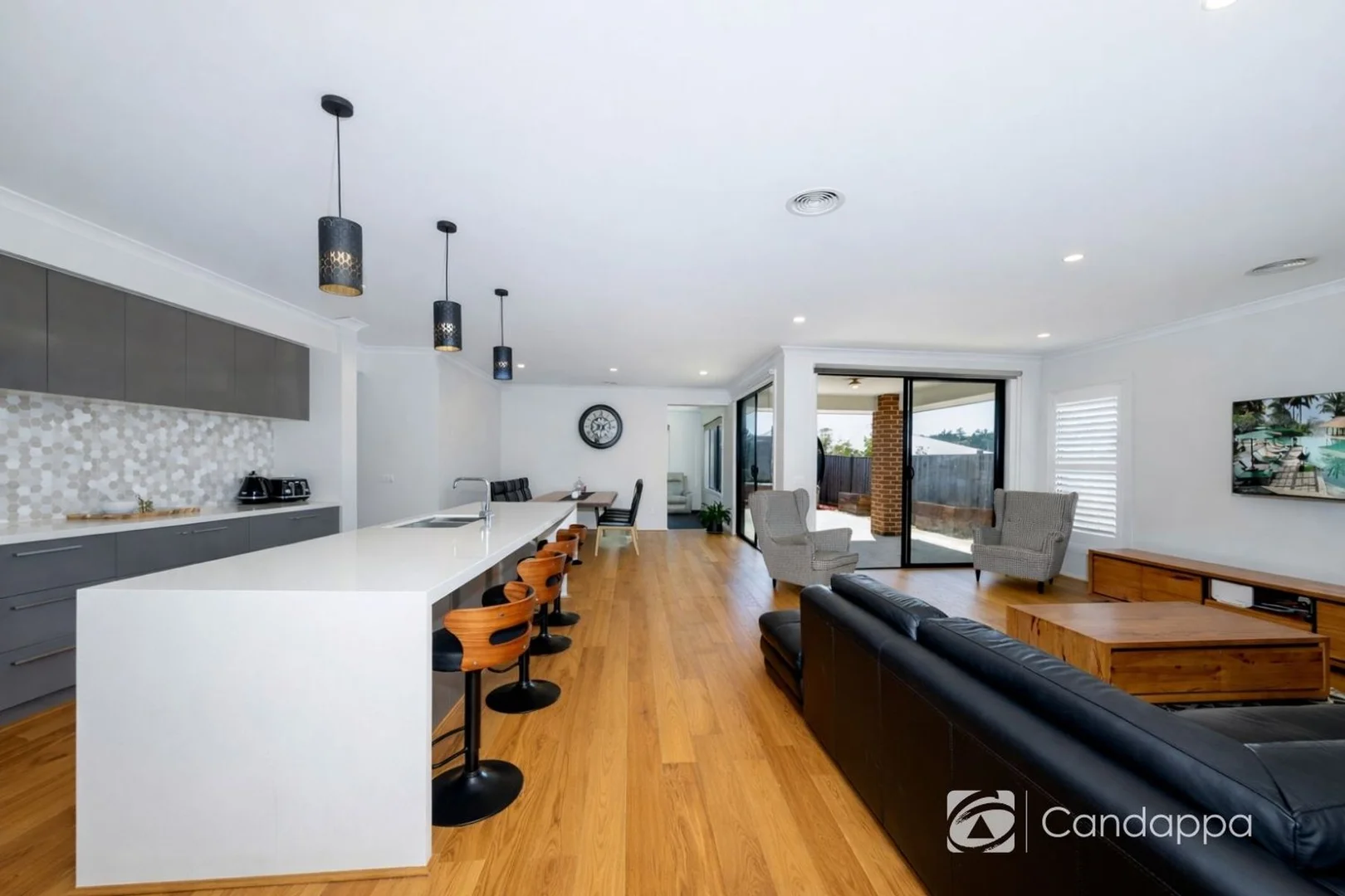 Additional image 3 of 19 WATTLEGLADE AVENUE, Warragul VIC 3820