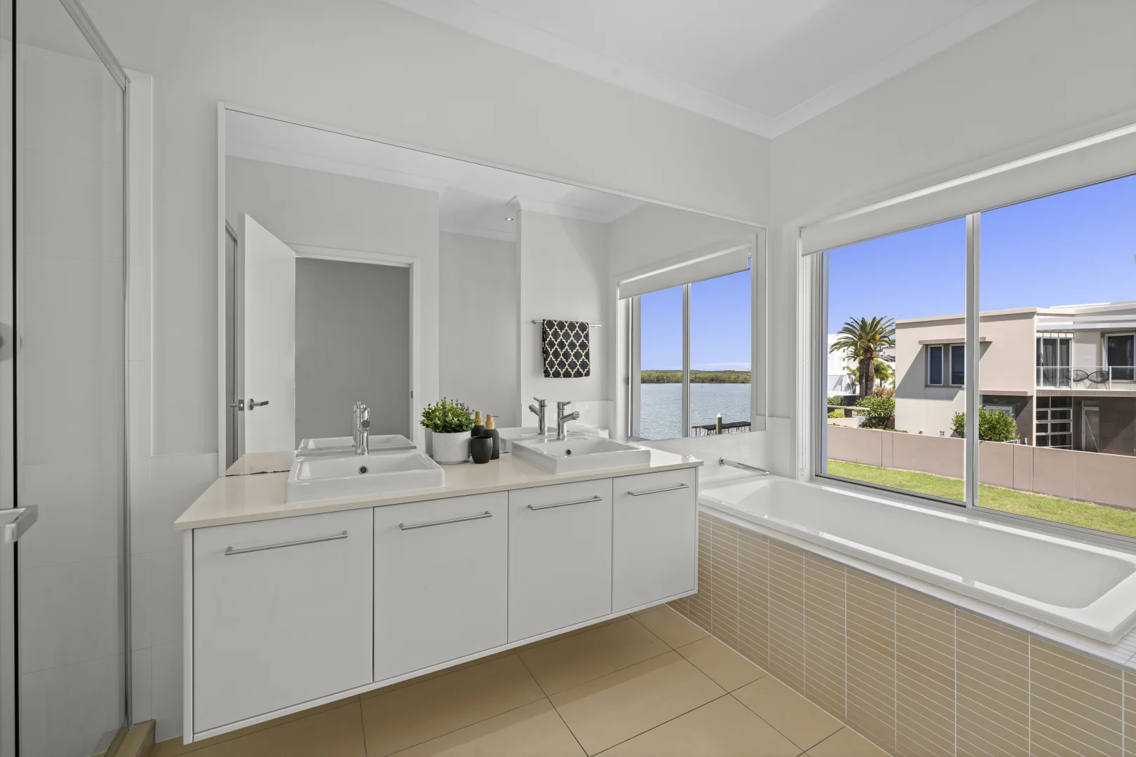 Additional image 34 of 23 Knightsbridge Parade West, Sovereign Islands QLD 4216