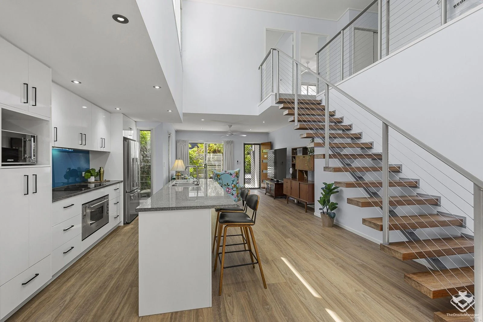10 Grand Parade, Kawana Island QLD 4575