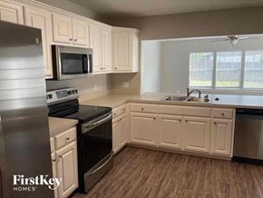 Additional image 4 of 2026 Greenview Dr, Carrollton, TX, 75010
