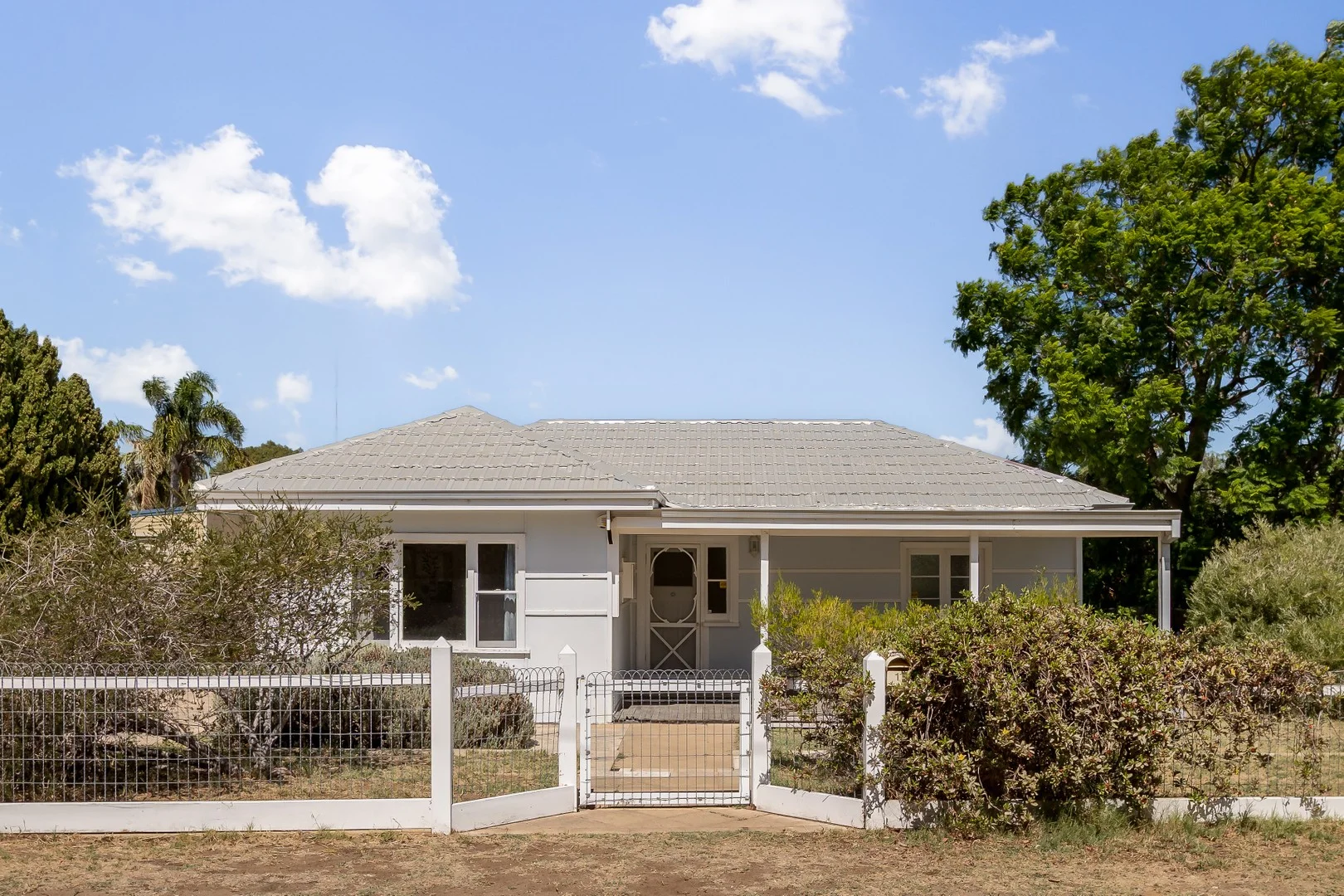 11 Hillcrest Avenue, South Bunbury WA 6230