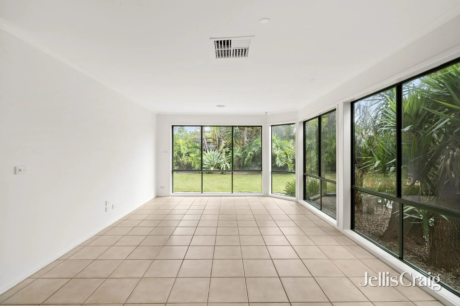 46 Panorama Drive, Hillside VIC 3037 photo 2