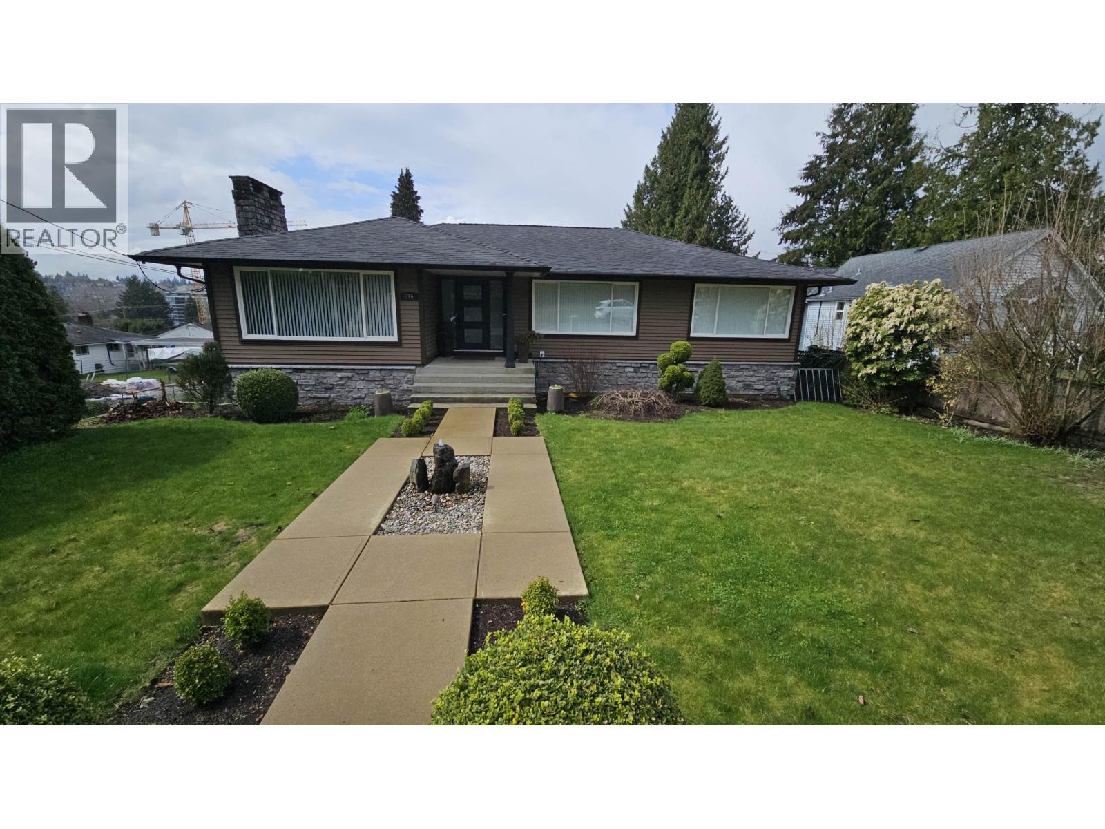 376 RICHARD STREET