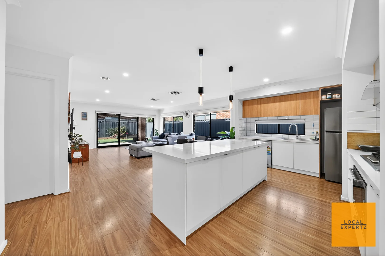 49 Wonnangatta Crescent, Weir Views VIC 3338 photo 5