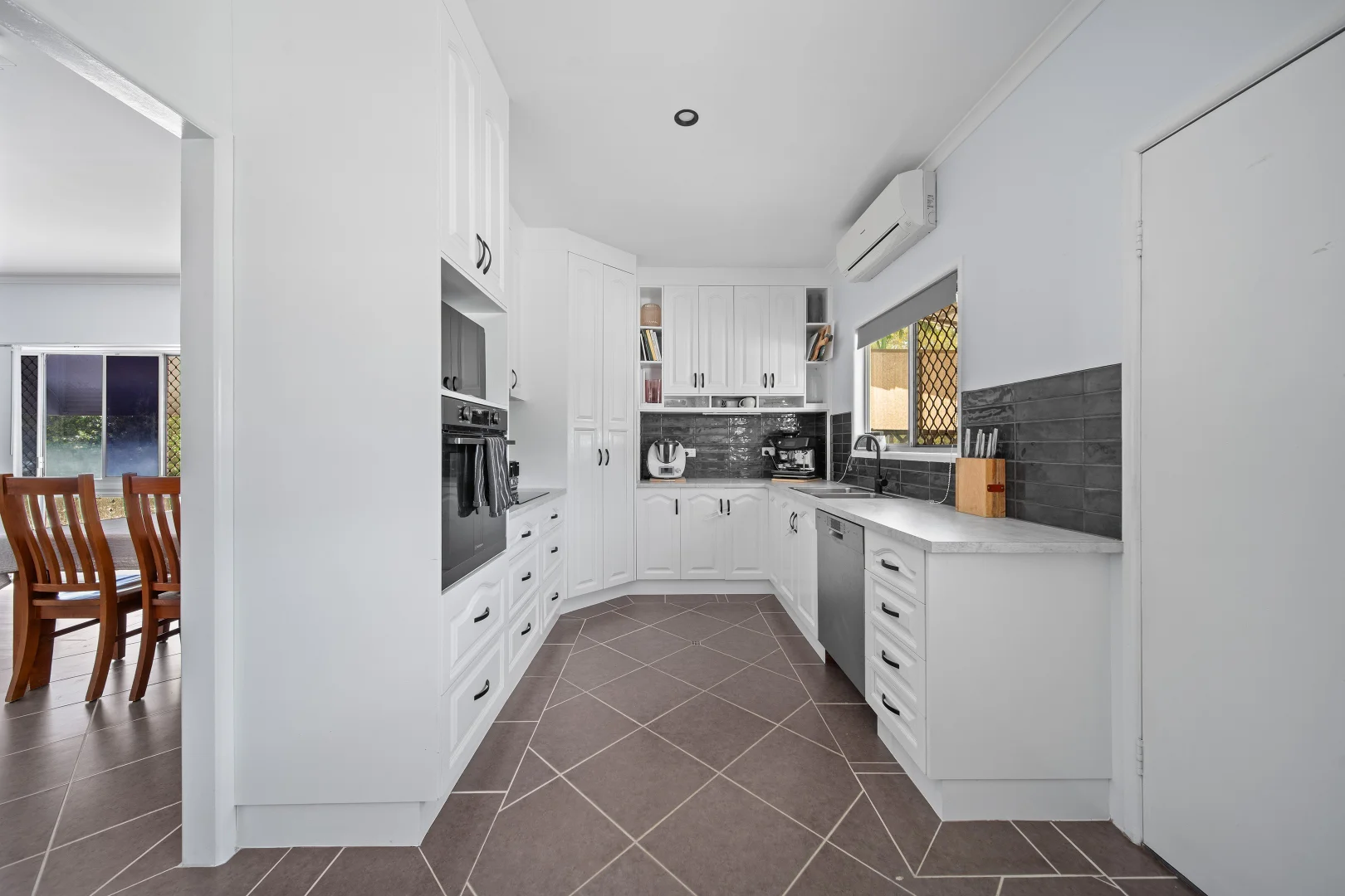 Additional image 2 of 27 Egan Street, Emerald QLD 4720