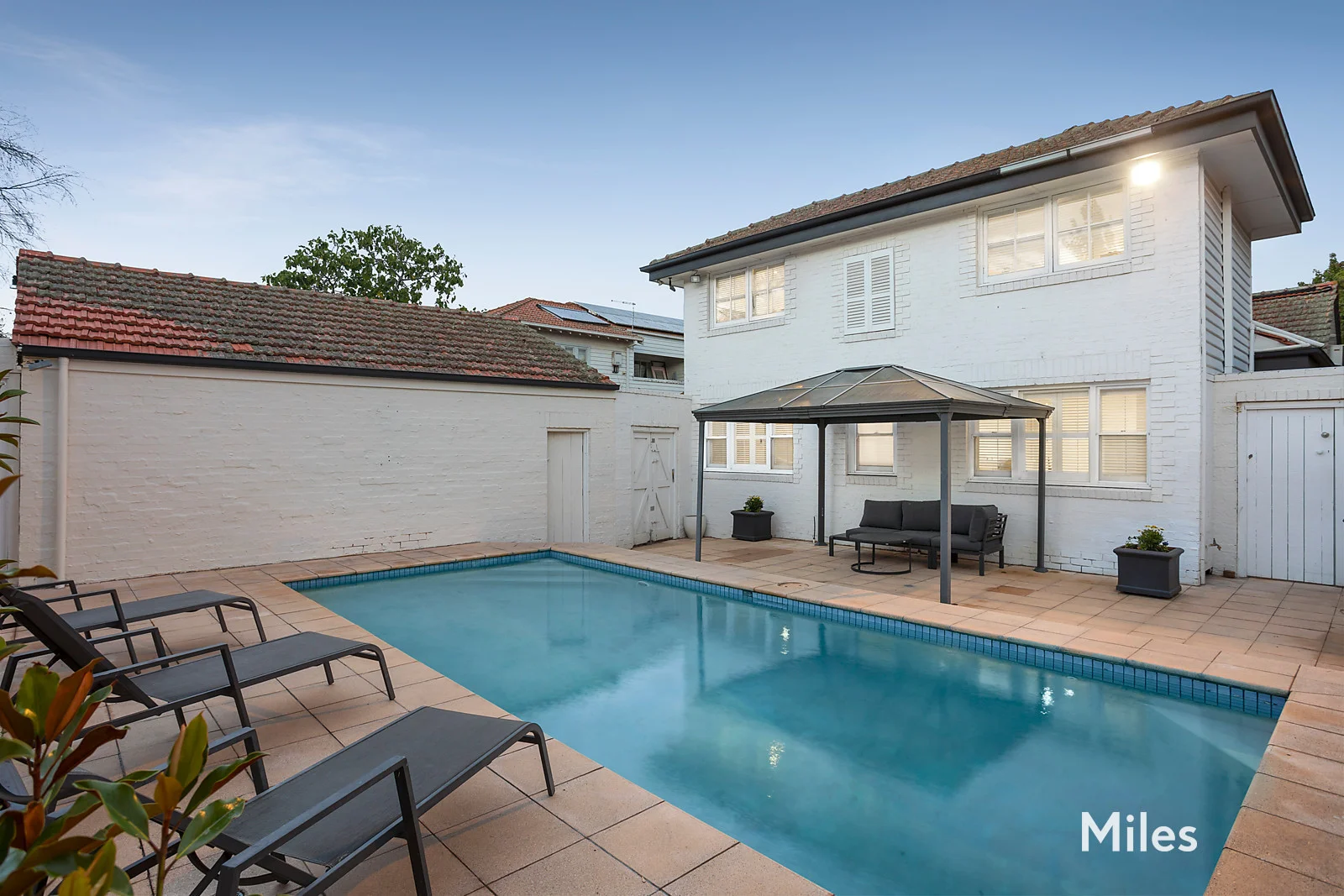 8 Rosedale Grove, Ivanhoe VIC 3079