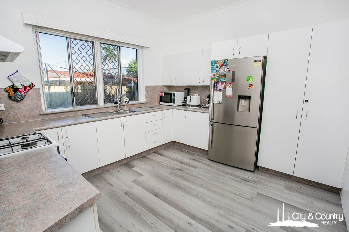 32 Isabel Street, Mount Isa QLD 4825 photo 2