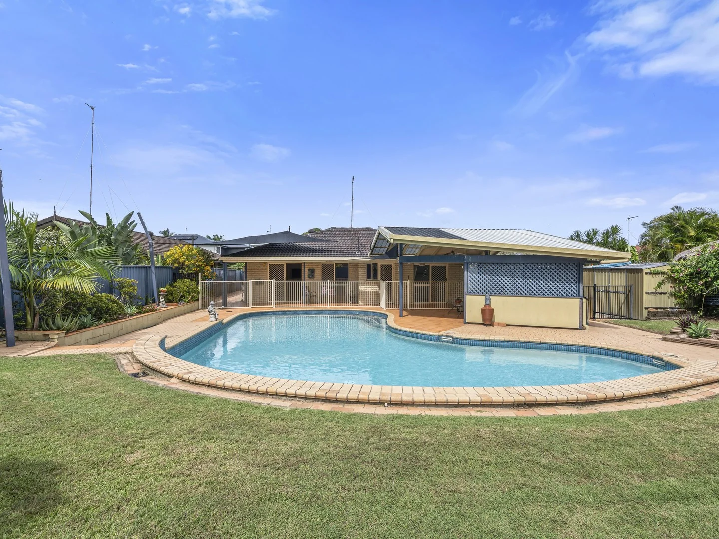 Additional image 3 of 8 Kinloch Avenue, Benowa Waters QLD 4217