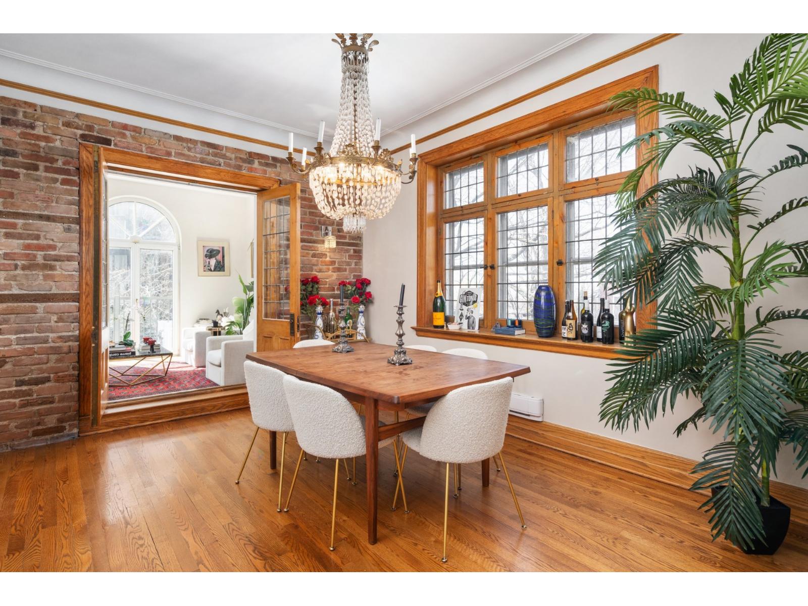 4732 Av. Victoria