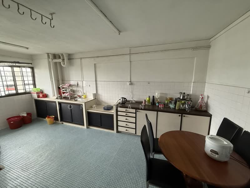 410 Pandan Gardens photo 5