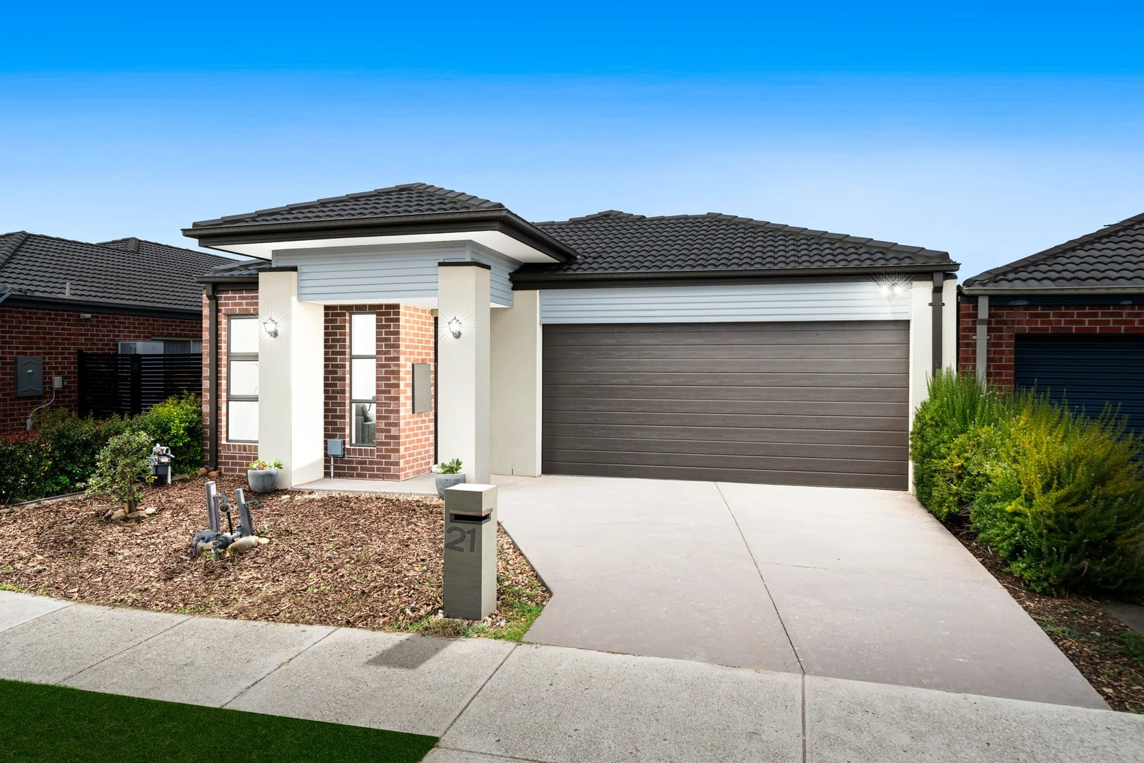 21 Bush Street, Manor Lakes VIC 3024