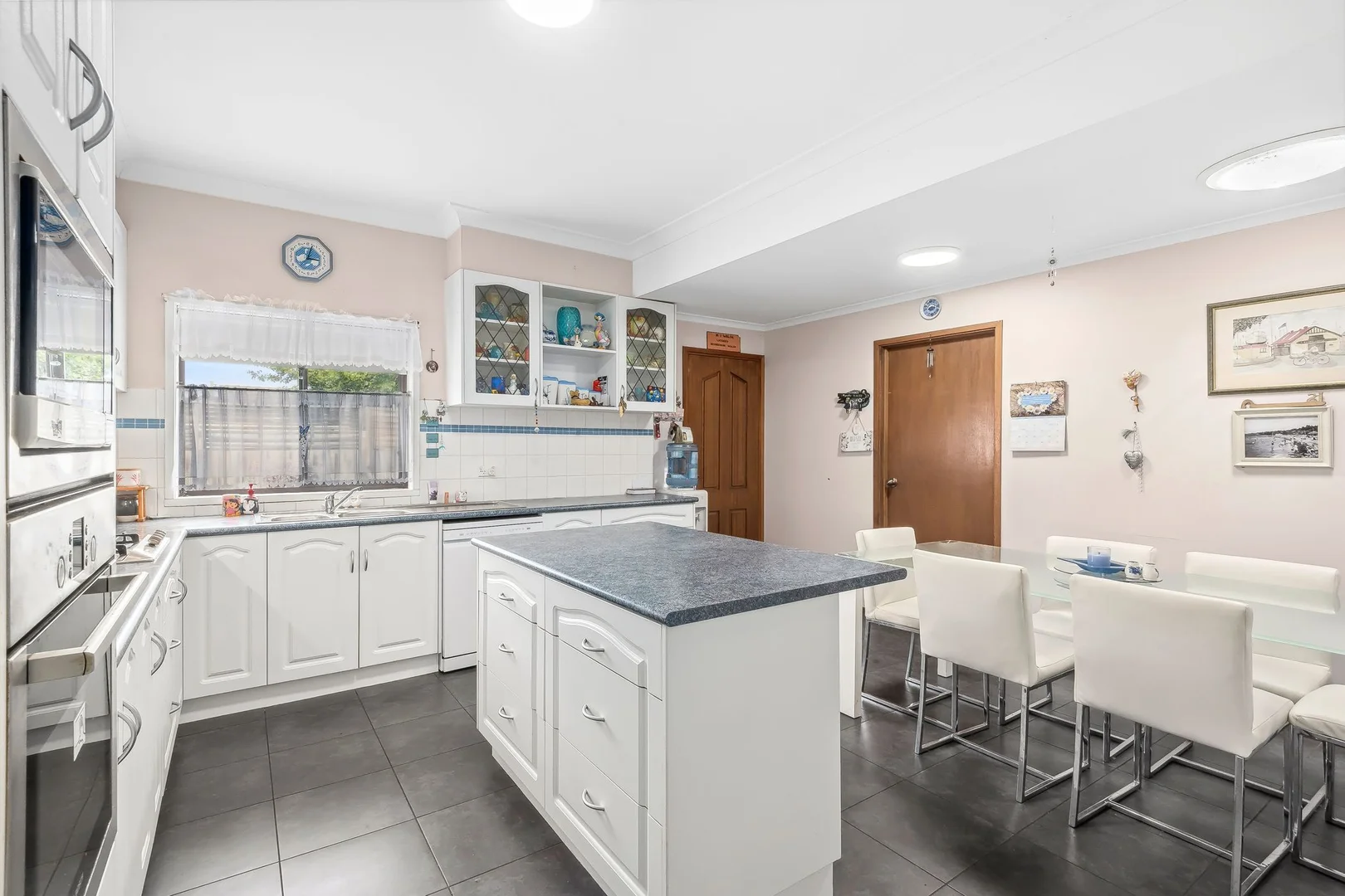 Additional image 2 of 33 Lomond Terrace, Thomson VIC 3219