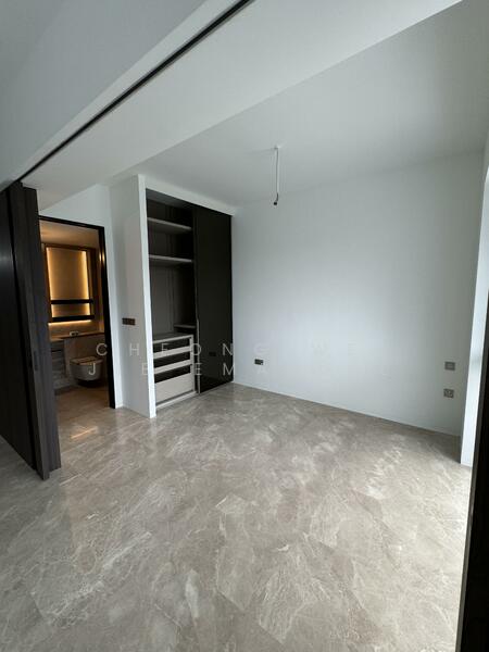 6 Harbourfront Avenue photo 4