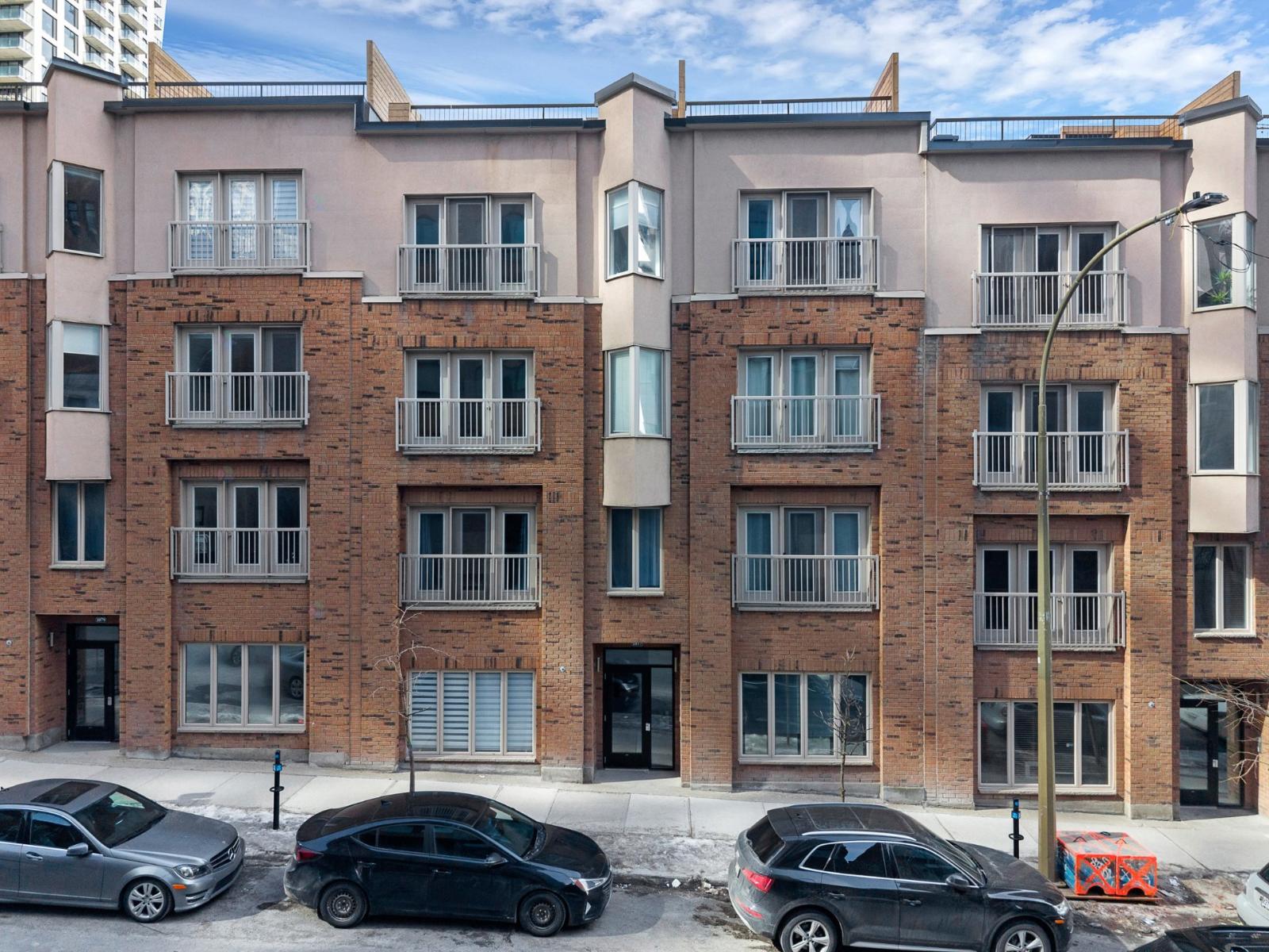 1077 Rue De Bleury