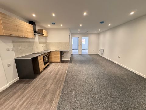 Broadmeadow Flats, Warstones Drive, Wolverhampton WV4
