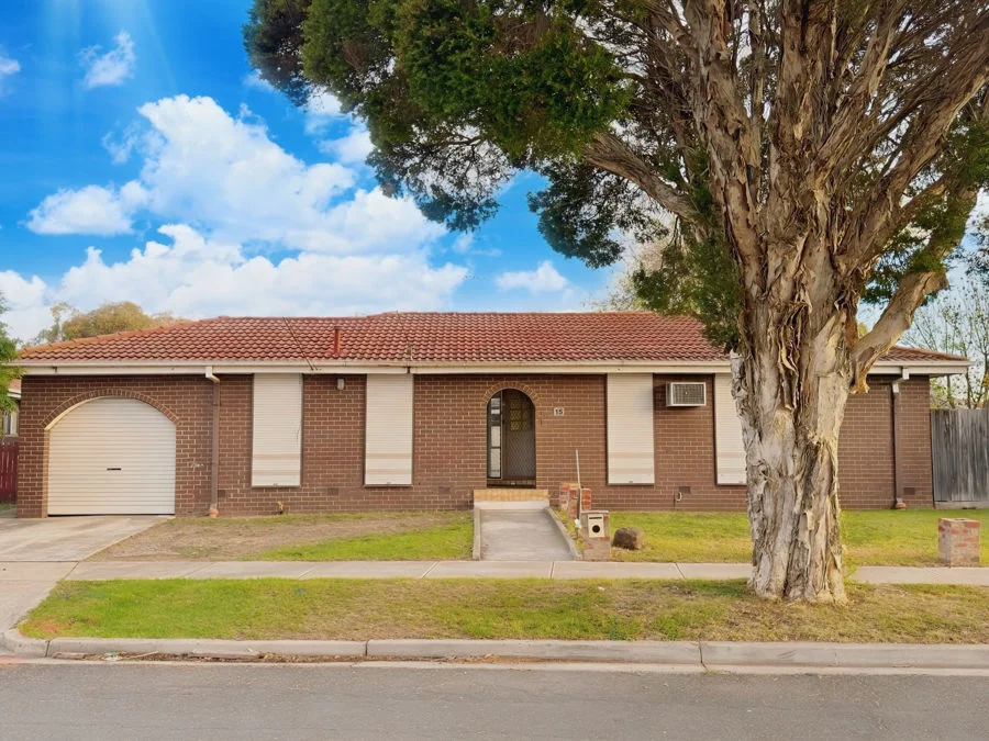 15 Rautman Cres, Sunshine West VIC 3020