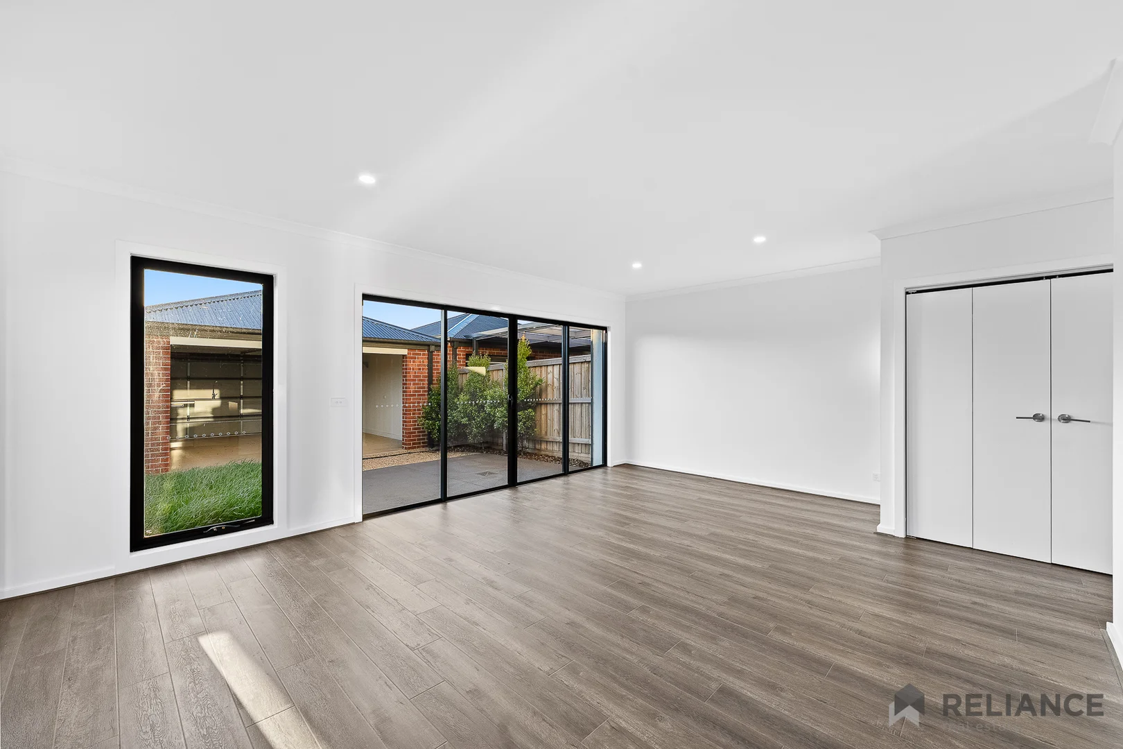 1 Selma Walk, Donnybrook VIC 3064 photo 4