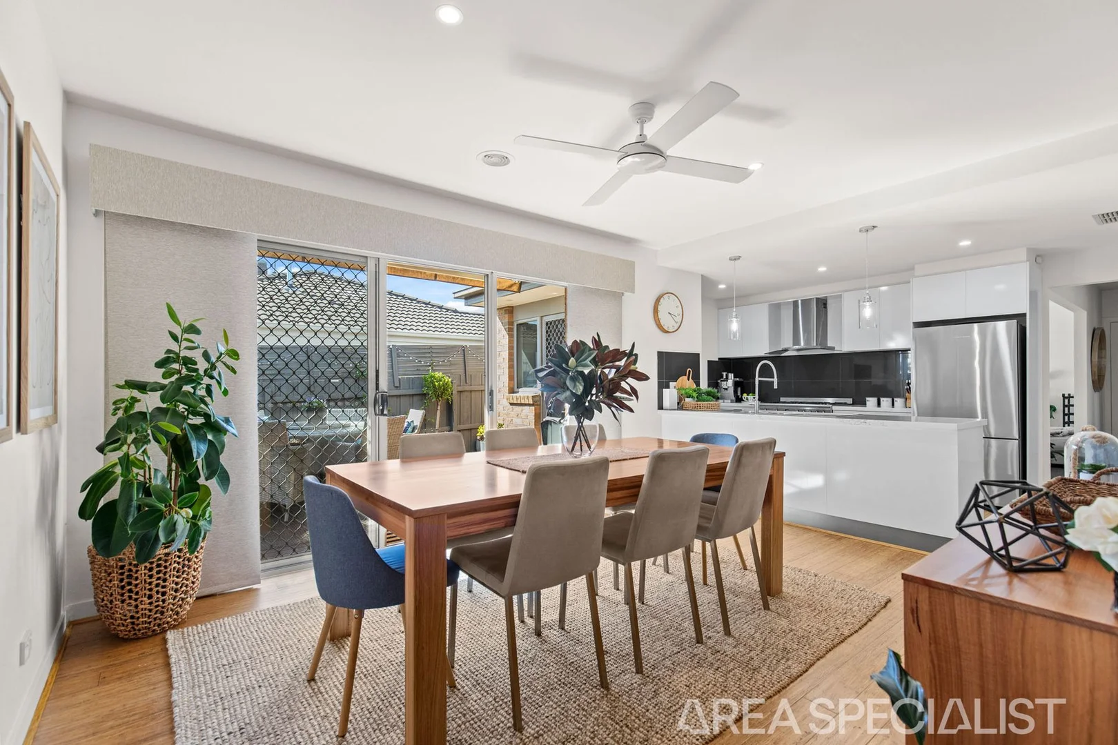 Additional image 6 of 4/12 Lucerne Avenue, Mornington VIC 3931
