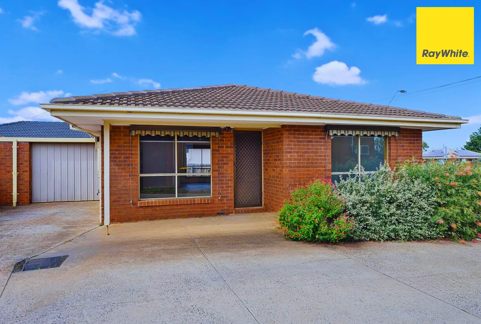 8/14 Brooklyn Road, Melton South VIC 3338