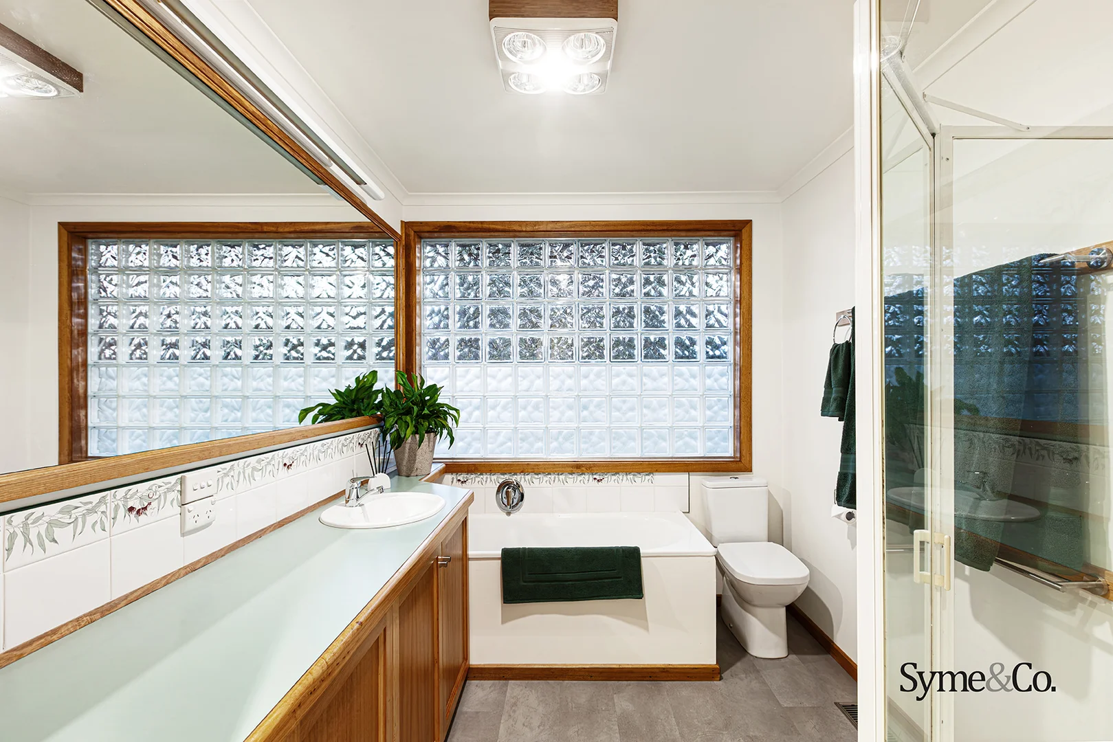 Additional image 4 of 37 Camelot Drive, Glen Waverley VIC 3150