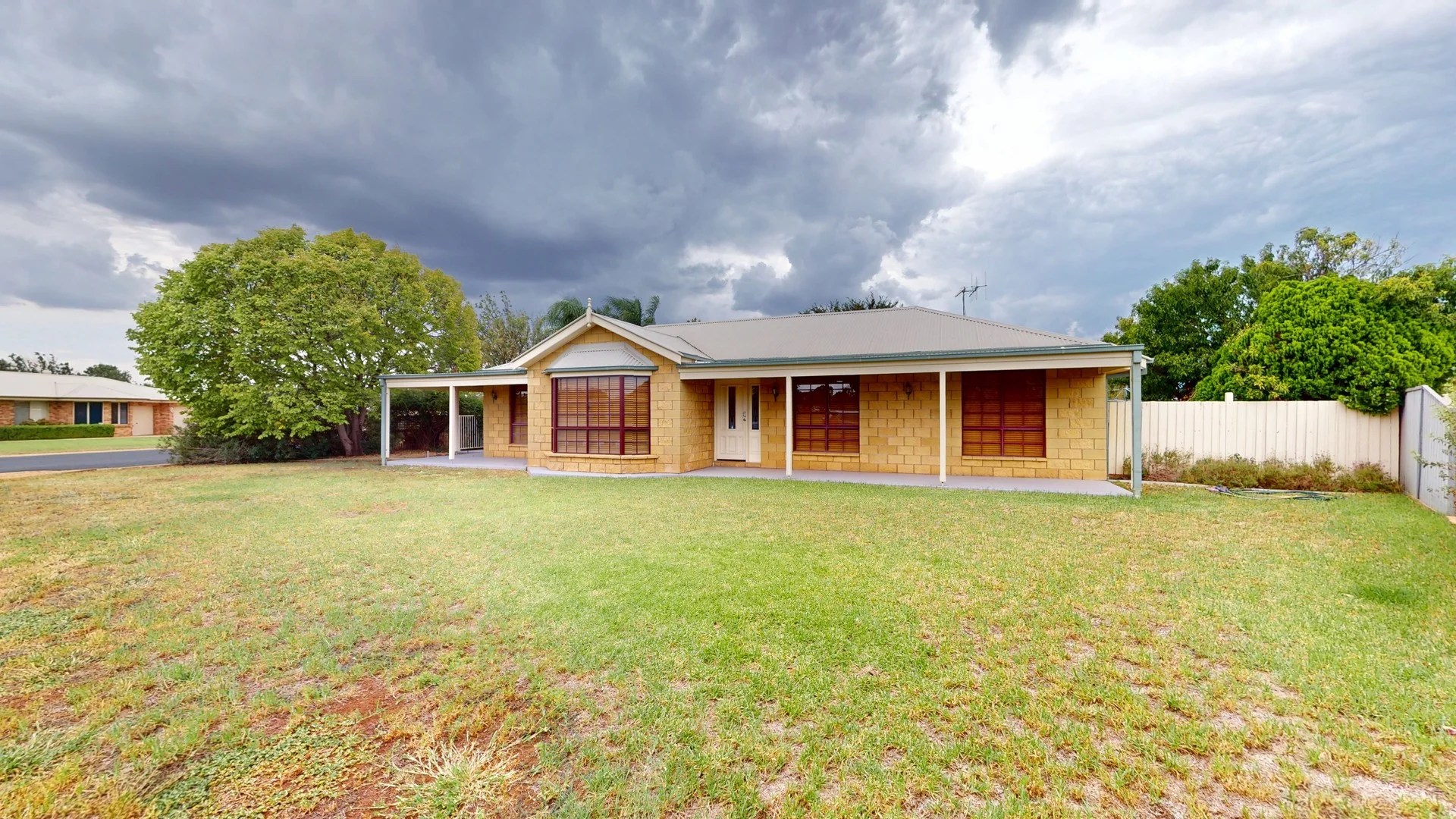 103 Kurrajong Parade, Narromine NSW 2821