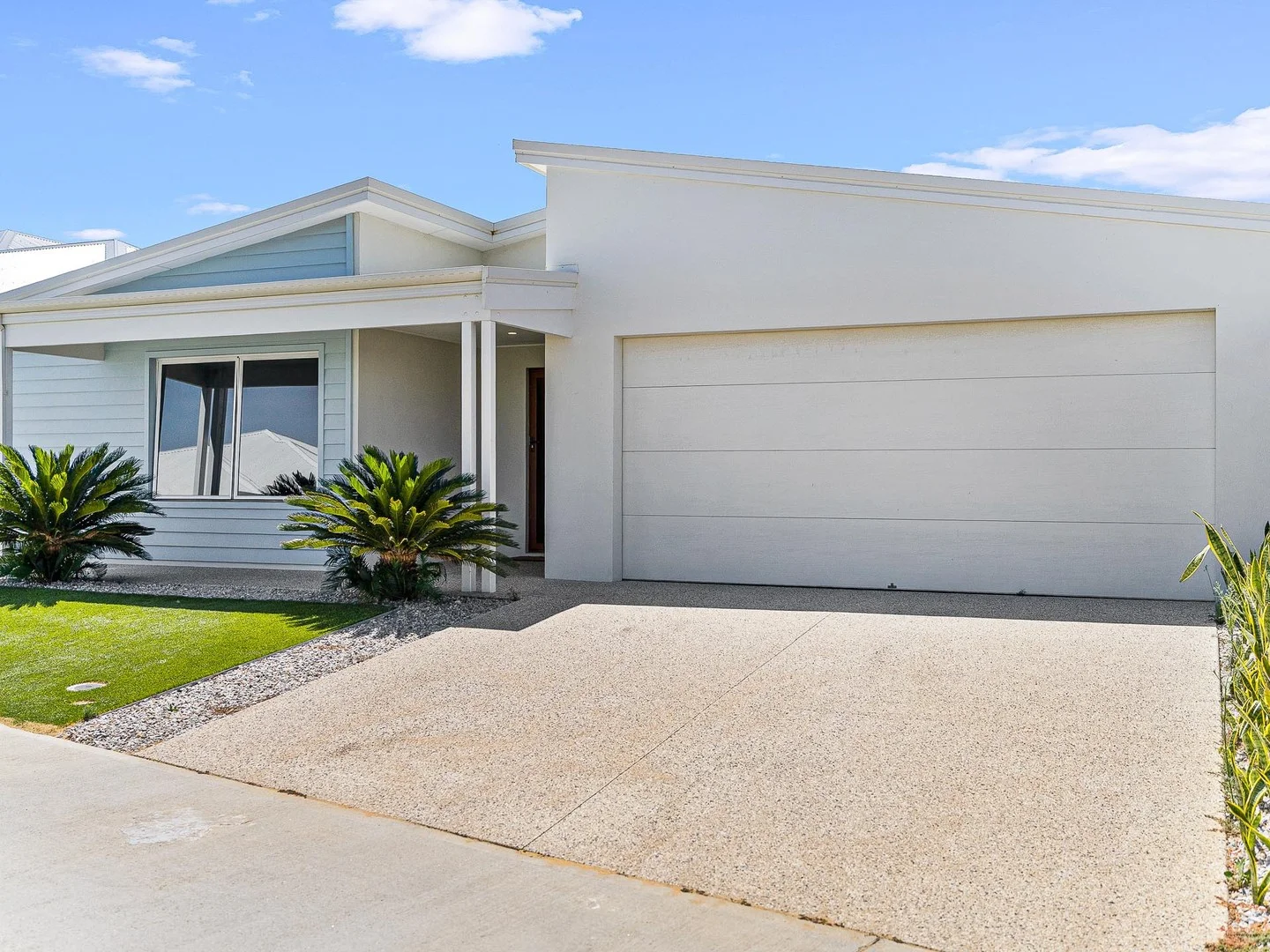 4 Lauderdale Road, Madora Bay WA 6210