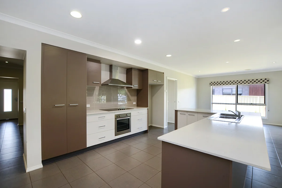 11 Atlantis Avenue, Portland VIC 3305 photo 3