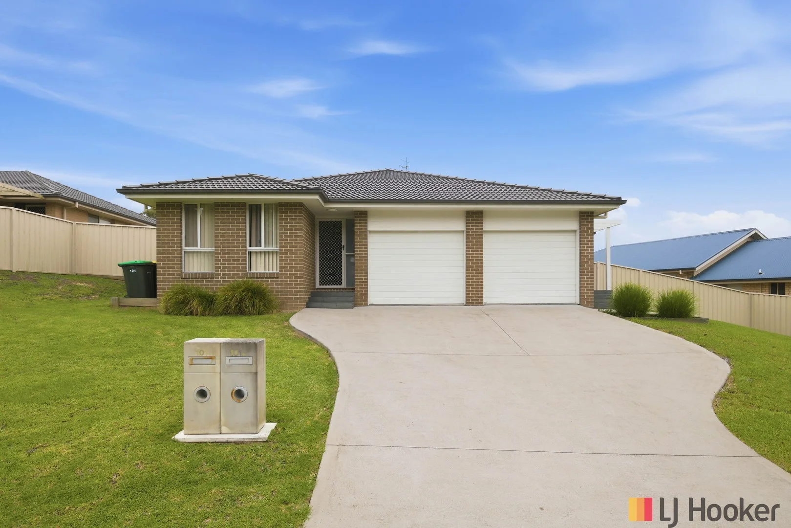 101 & 101A Edward Road, Batehaven NSW 2536
