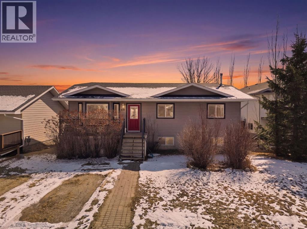 531 Pioneer Drive W