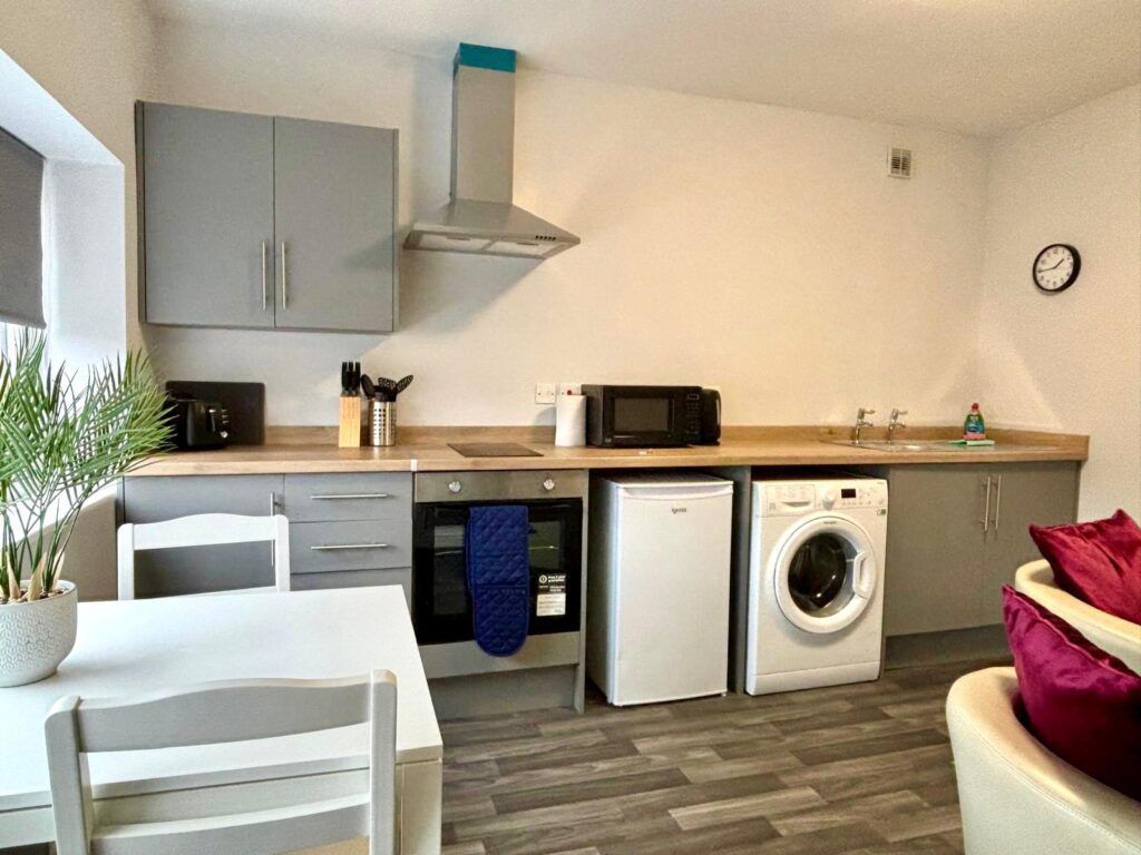 7 bed flat for saleWinifreds Drive, Donnington, Telford, Shropshire TF2 photo 4