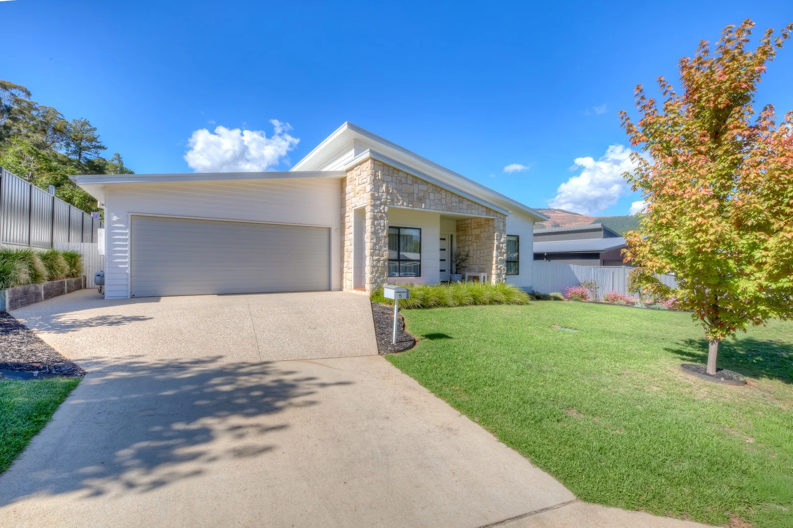 6 Sundown Crescent, Bright VIC 3741