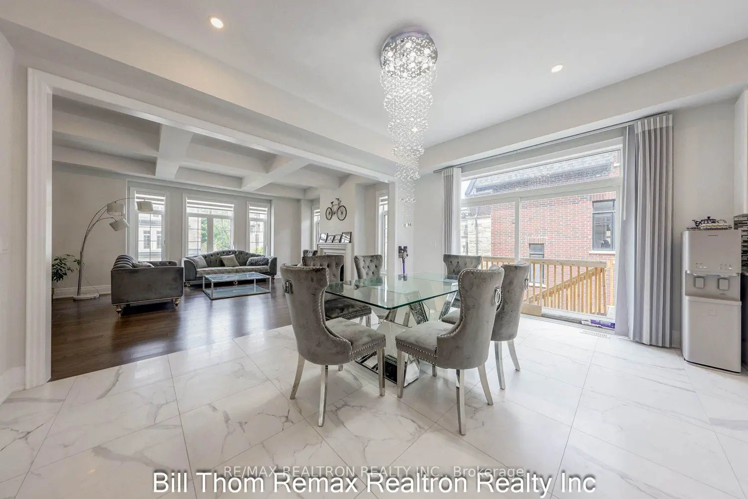 168 Cummer Avenue photo 5