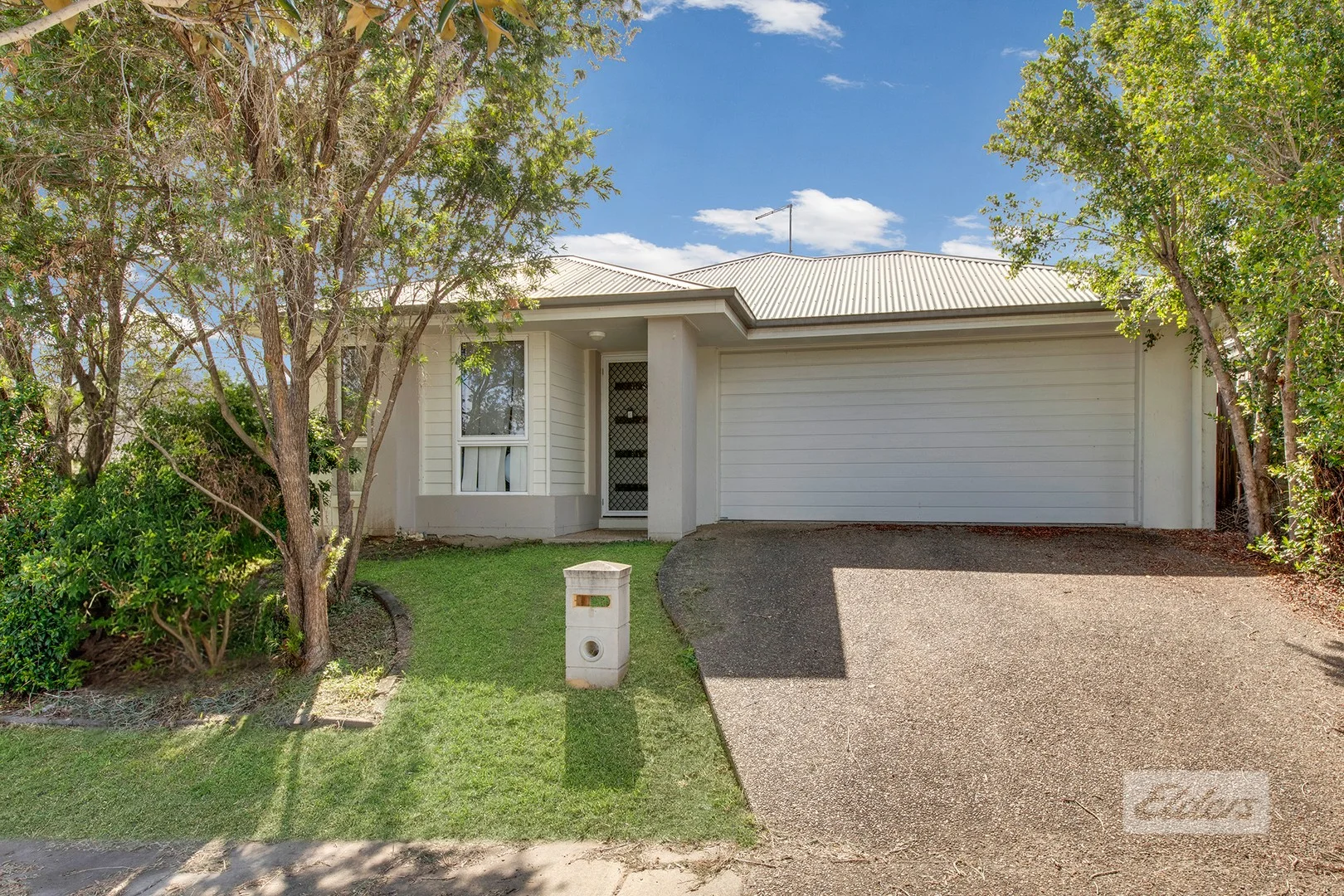 8 Seagull Boulevard, Kirkwood QLD 4680