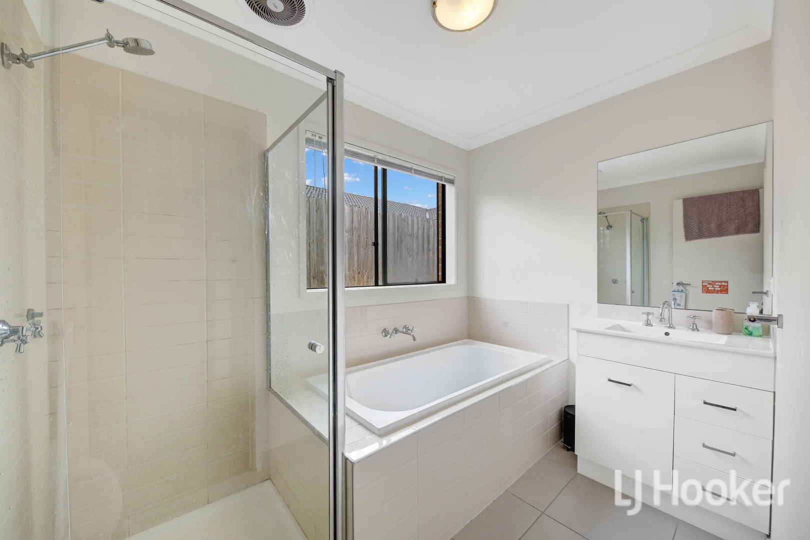 Additional image 3 of 15 Hart Crescent, Brookfield VIC 3338