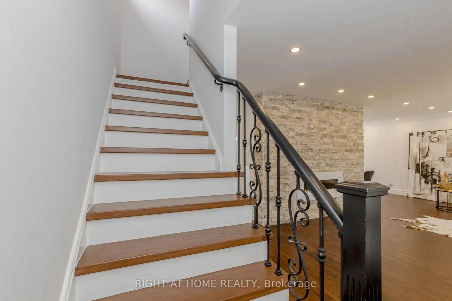 Additional image 11 of 1073 Mesa Crescent
