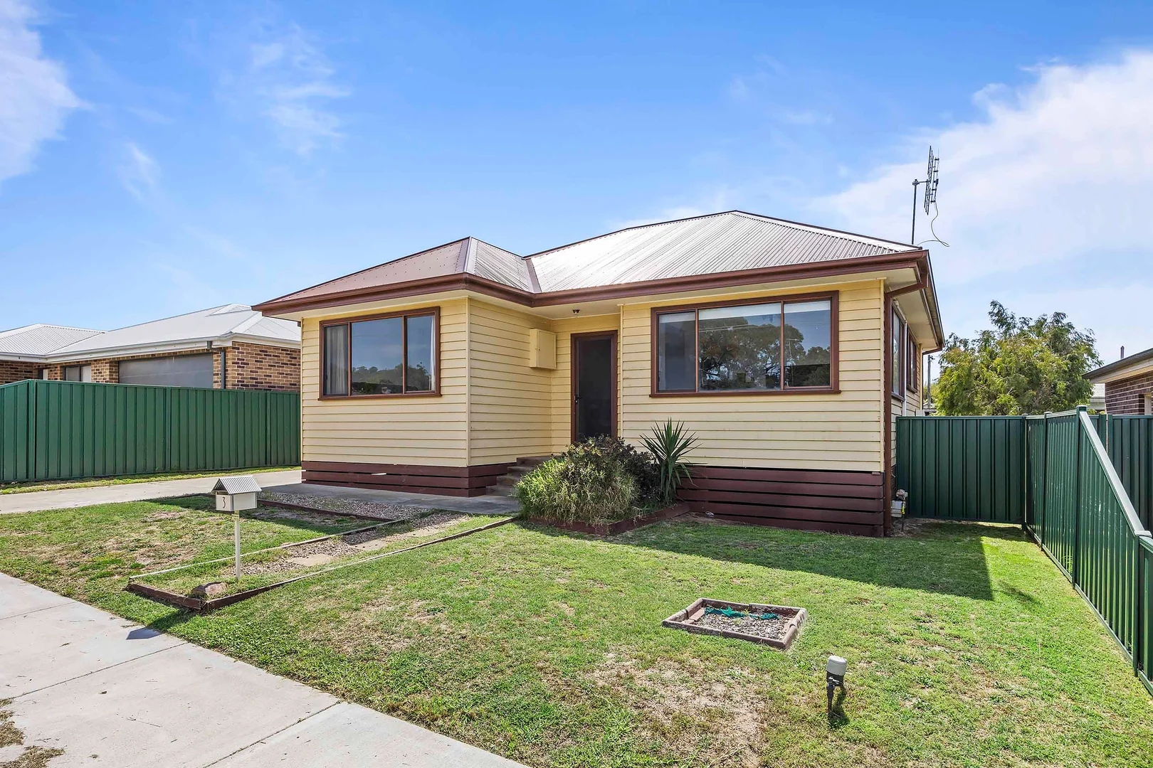 3 Ford Street, Ararat VIC 3377 photo 2