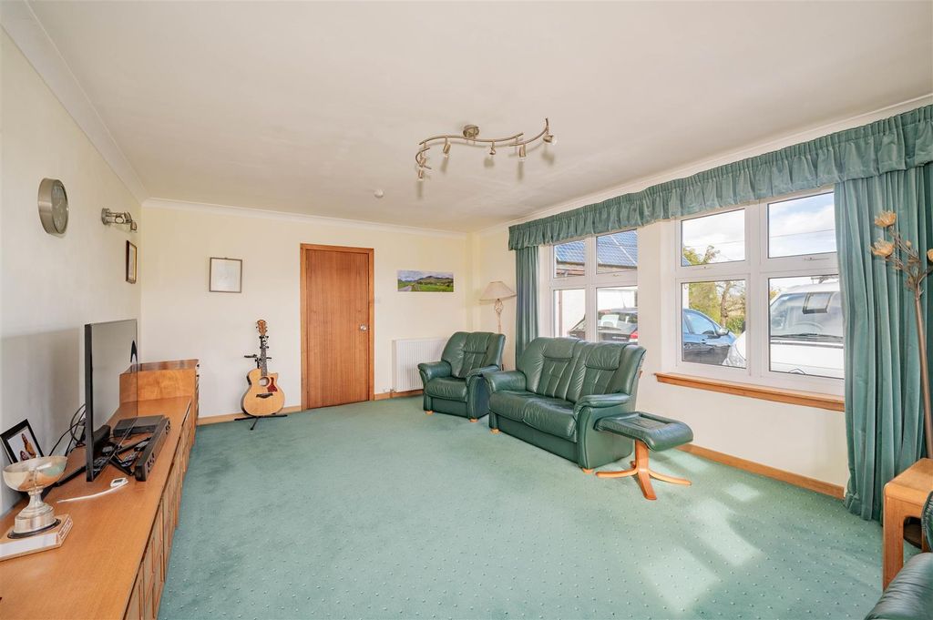 4 bed detached house for saleTealing, Dundee DD4 photo 5