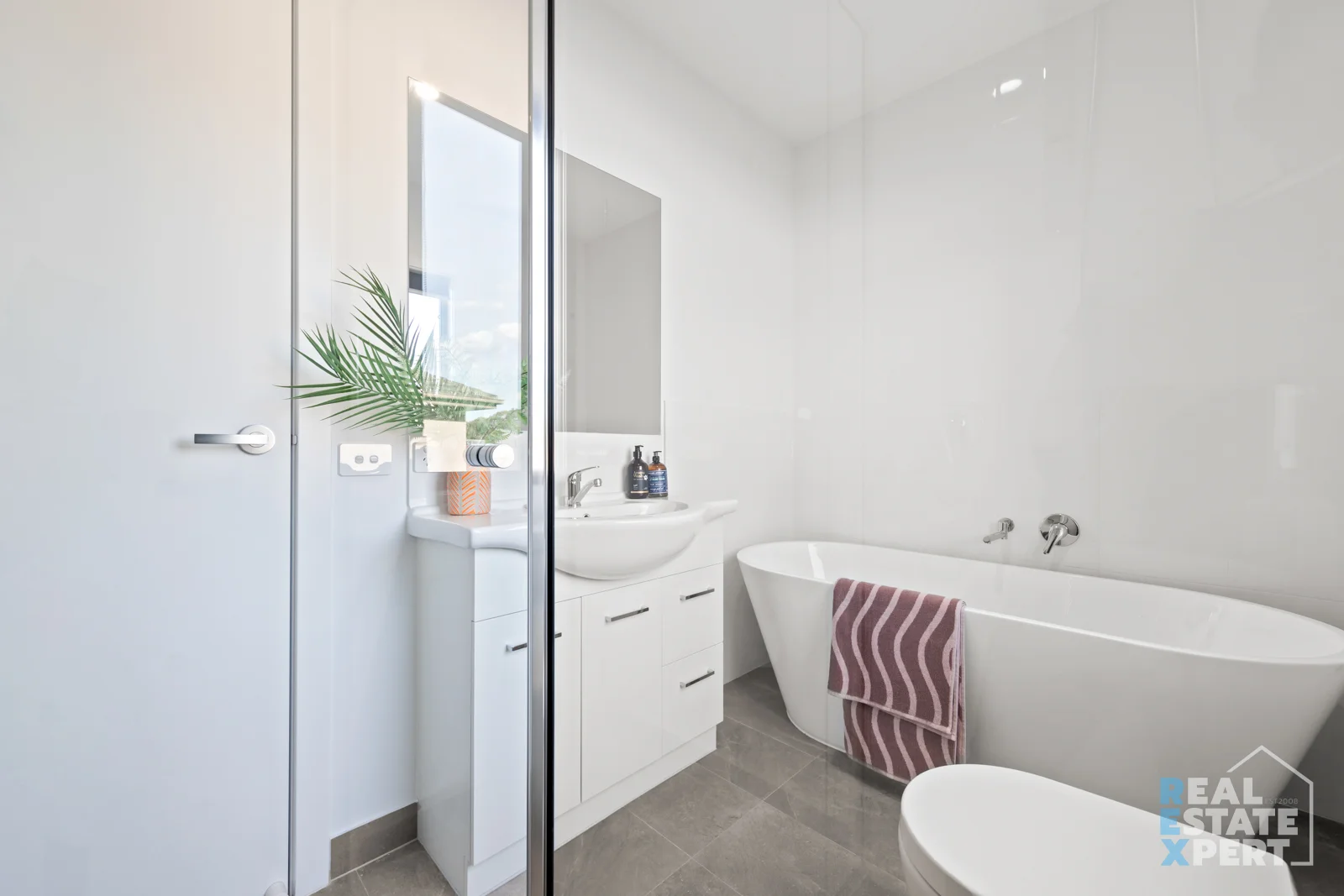 111 Shrives Road, Hampton Park VIC 3976 photo 3