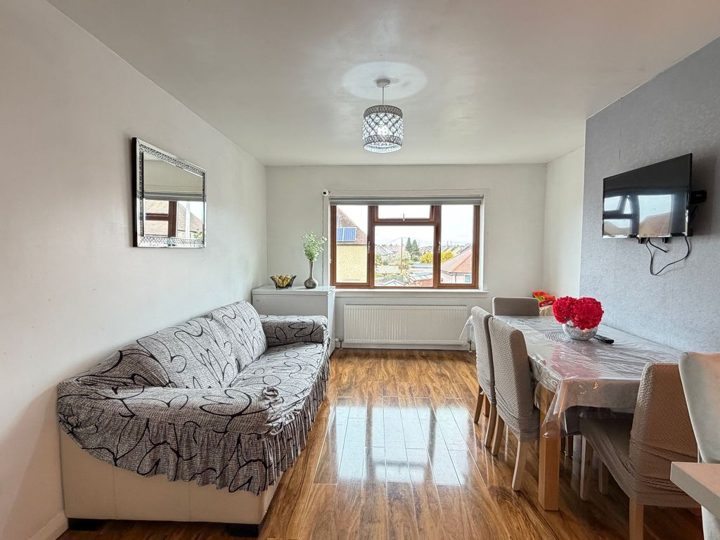 Additional image 2 of 3 bed flat for saleWoodburn Avenue, Dalkeith EH22