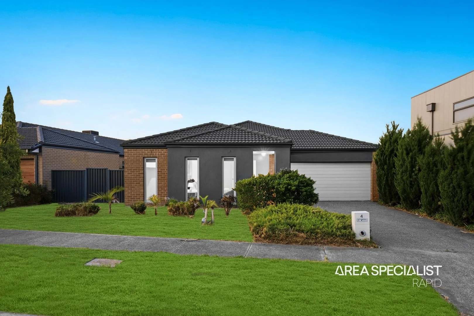 4 Almondbank Road, Cranbourne East VIC 3977