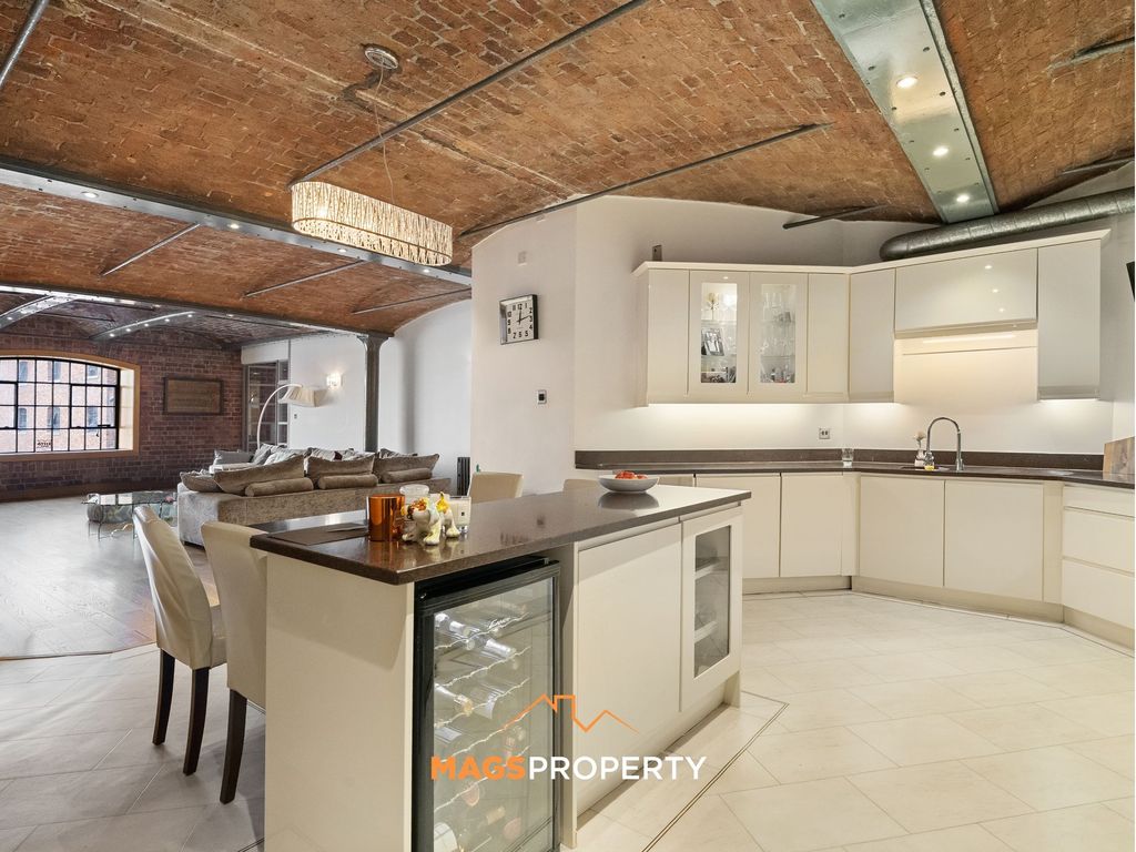 4 bed flat for saleAlbert Dock, Liverpool L3 photo 2