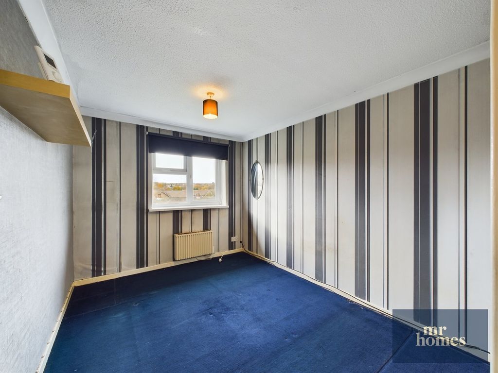 1 bed flat for salePyle Road, Caerau, Cardiff CF5 photo 4