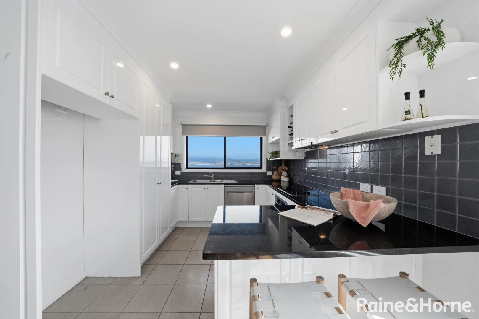 Additional image 8 of 3/654 Oceana Drive, Tranmere TAS 7018
