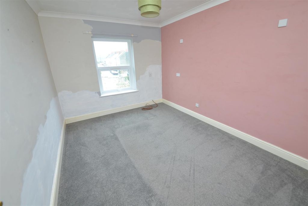 Additional image 2 of 2 bed flat for saleClareston Court, Station Road, Tenby SA70
