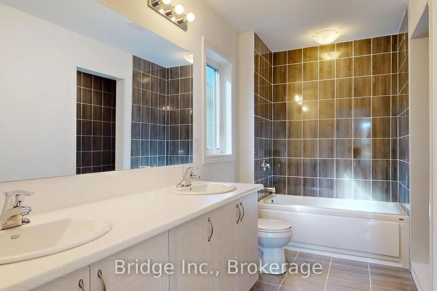12 Hillcroft Way photo 3