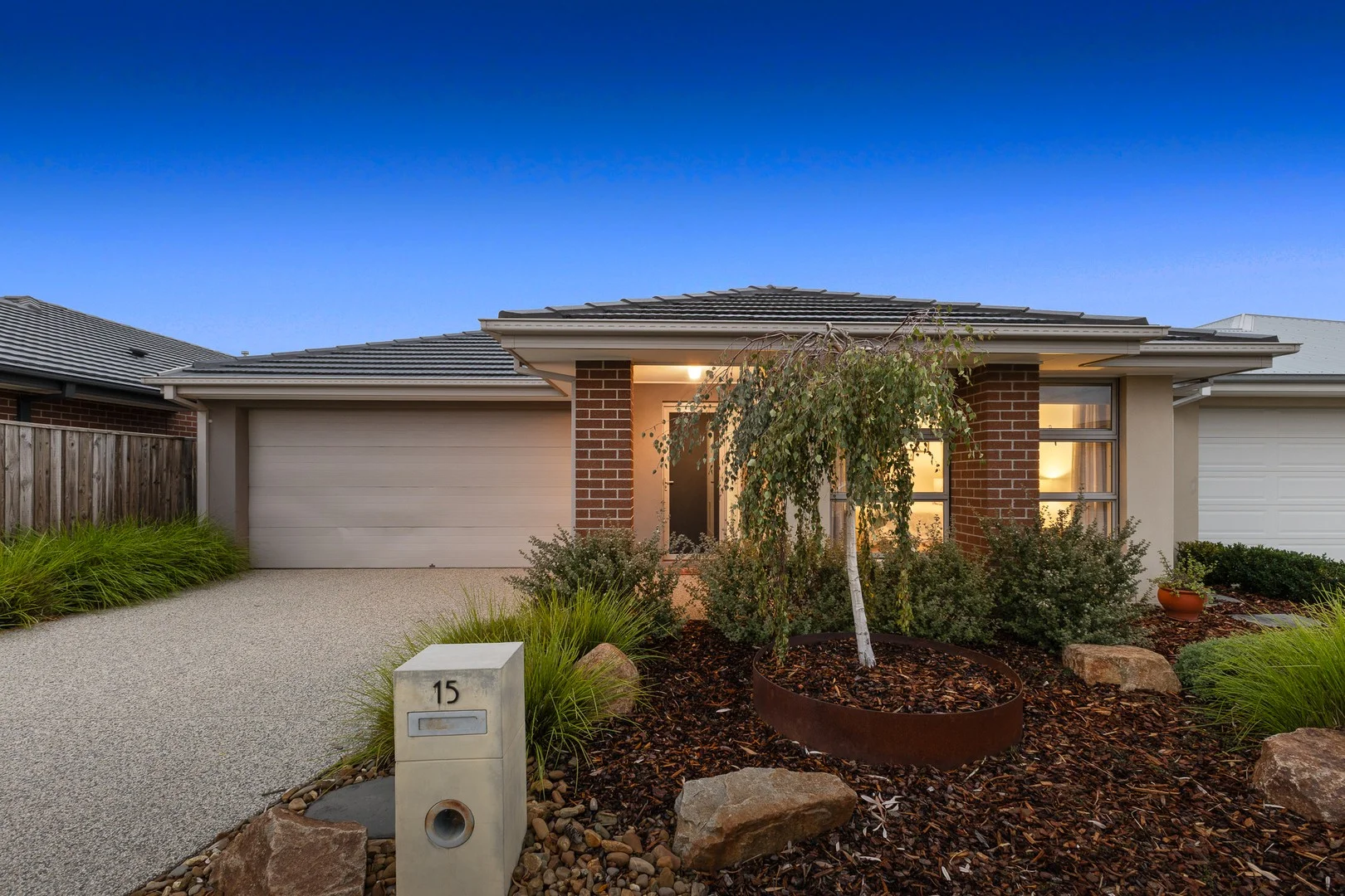 15 Kaduna Drive, Officer South VIC 3809