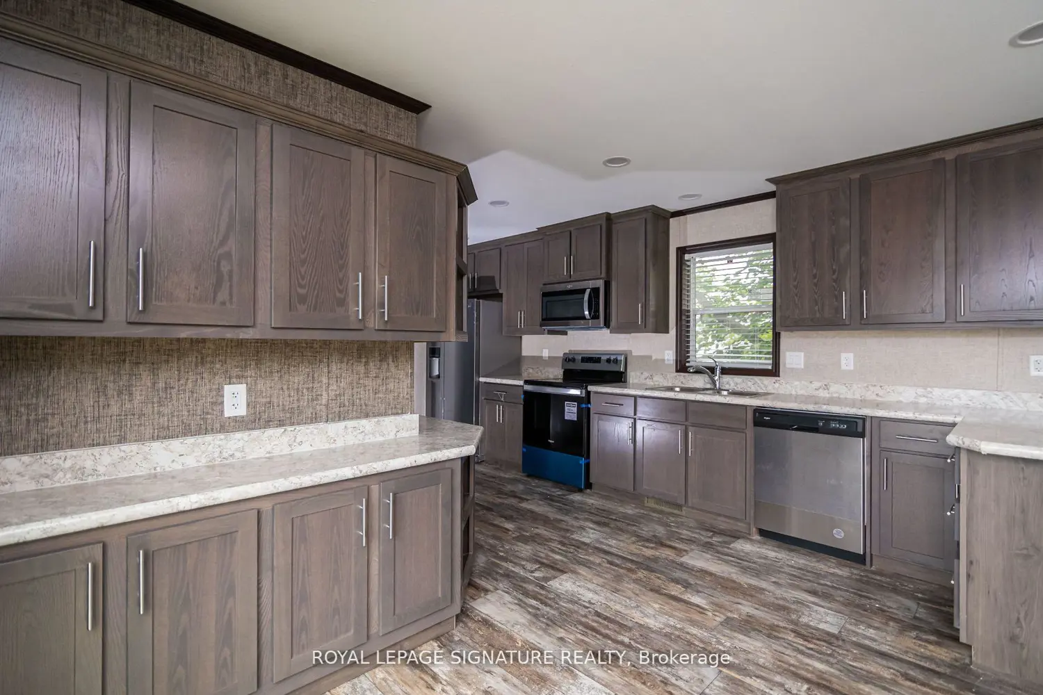 Additional image 5 of 142 Regency Drive