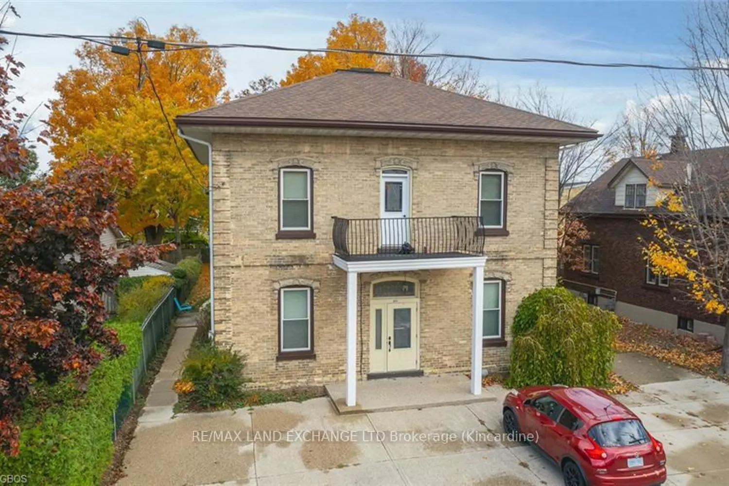 695 Mill Street photo 3