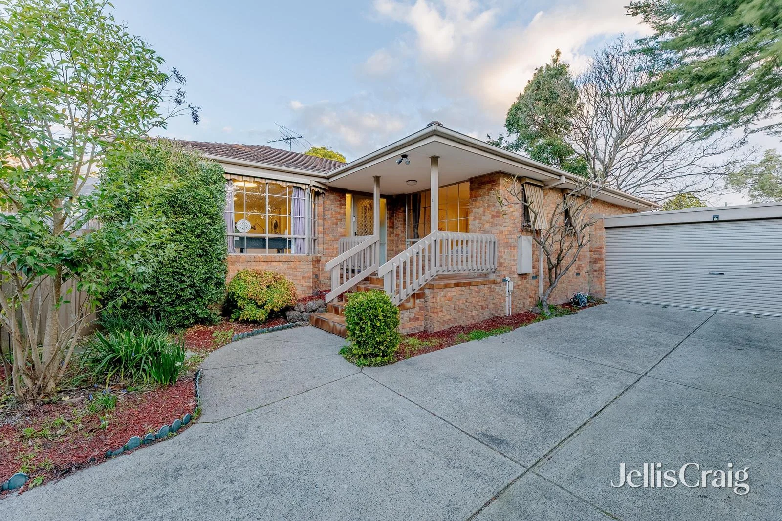 2/27 Georges Road, Ringwood VIC 3134